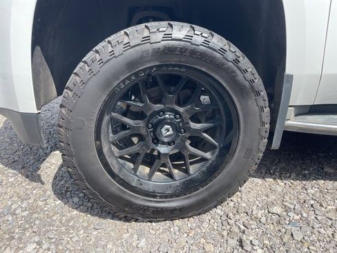 Used 2016 GMC Yukon XL SLT w/ Open Road Package image 3