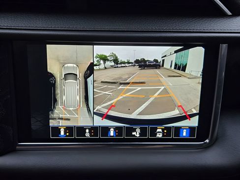 Used 2024 GMC Yukon Denali w/ LPO, Floor Liner Package AWD/4WD image 15