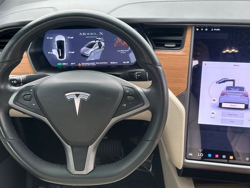 Used 2020 Tesla Model X Long Range image 14