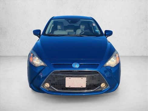 Certified 2019 Toyota Yaris LE FWD image 3