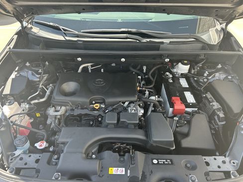 Certified 2022 Toyota RAV4 XLE w/ Convenience Package AWD/4WD image 12