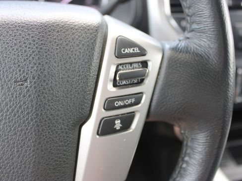 Used 2021 Nissan Titan SV w/ SV Convenience Package AWD/4WD image 39