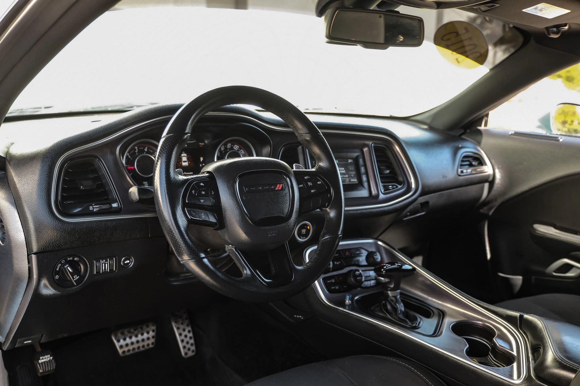 Used 2015 Dodge Challenger R/T RWD image 3