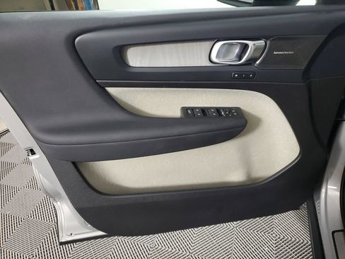 Certified 2024 Volvo XC40 B5 Ultimate w/ Protection Package Premier AWD/4WD image 22