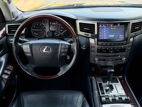 Used 2015 Lexus LX 570 4WD image 20