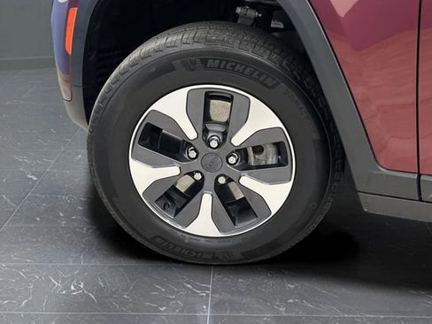 Used 2023 Jeep Grand Cherokee 4WD 4xe image 39