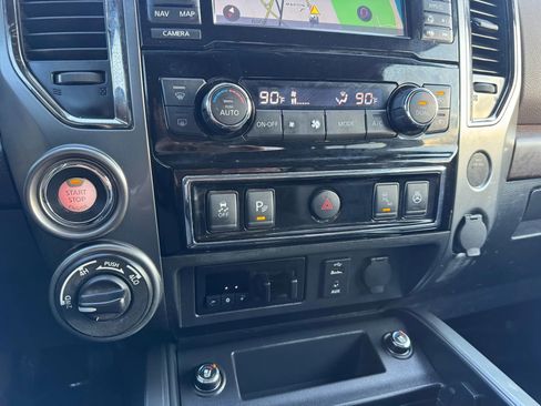 Used 2017 Nissan Titan Platinum Reserve image 21