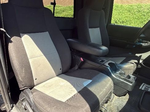 Used 2005 Ford Ranger XLT AWD/4WD image 21