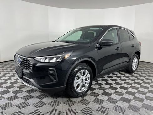 Used 2023 Ford Escape Active image 5