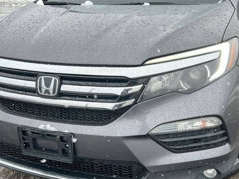 Used 2017 Honda Pilot Touring image 11