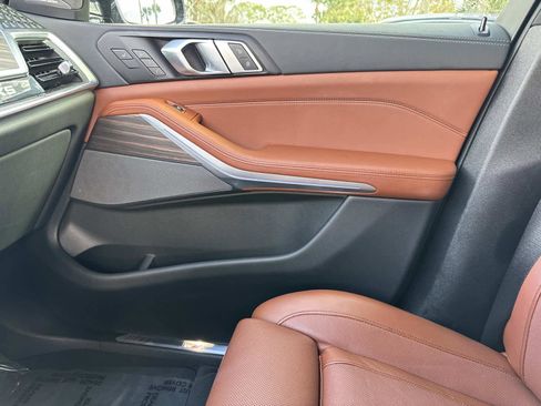 Certified 2025 BMW X5 xDrive50e w/ M Sport Package image 24