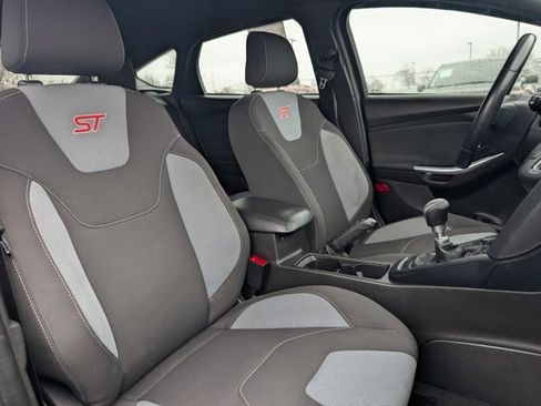 Used 2017 Ford Focus ST image 22