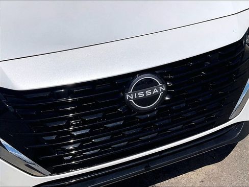 Used 2024 Nissan Sentra SV FWD image 28