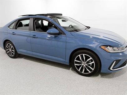 Used 2025 Volkswagen Jetta SE