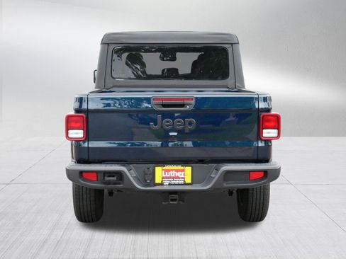 Used 2025 Jeep Gladiator Sport AWD/4WD image 6