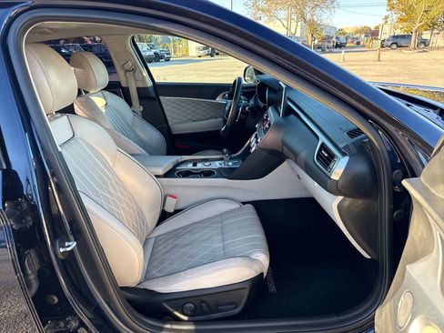 Used 2019 Genesis G70 3.3T Advanced w/ Prestige Package image 25