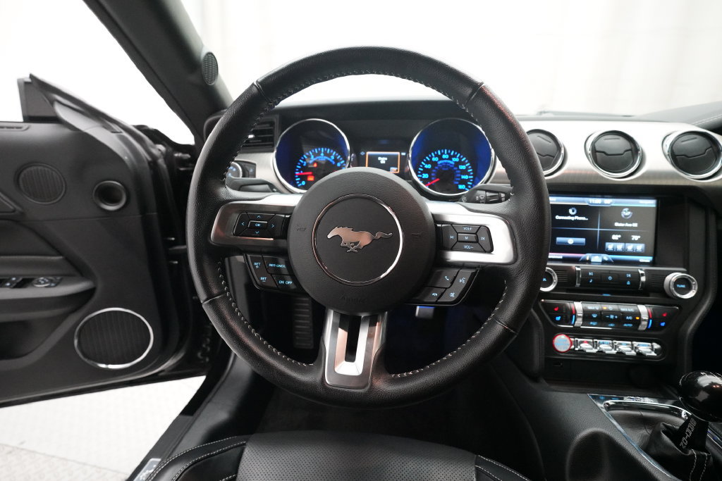 Used 2015 Ford Mustang GT Premium w/ Equipment Group 401A RWD image 4