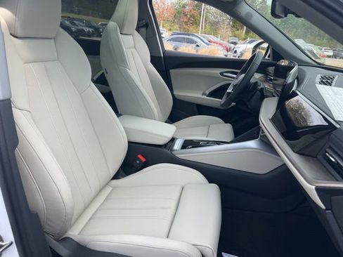 New 2025 Audi Q5 Premium Plus image 39