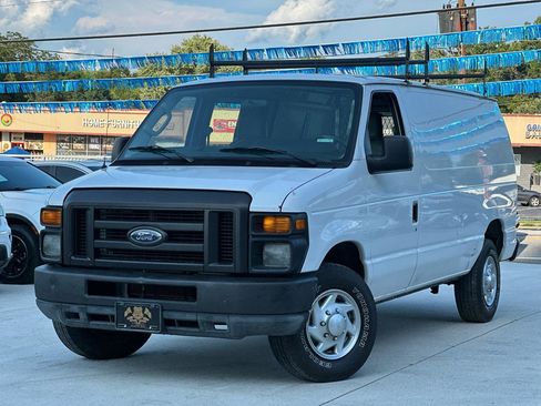 Used 2010 Ford E-350 and Econoline 350 Super Duty RWD image 3
