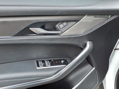 Used 2024 Jaguar F-PACE SVR image 15