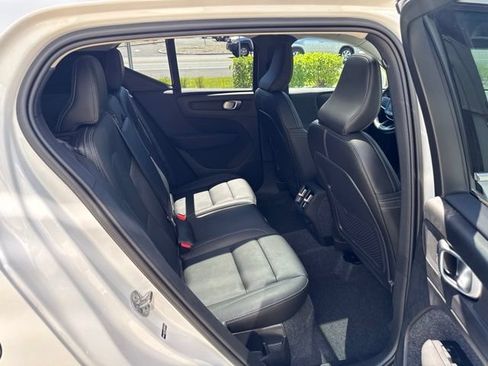 Certified 2025 Volvo XC40 B5 Core AWD/4WD image 13