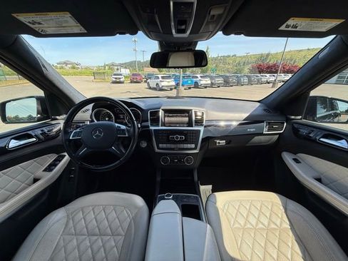 Used 2016 Mercedes-Benz GL 550 4MATIC image 9