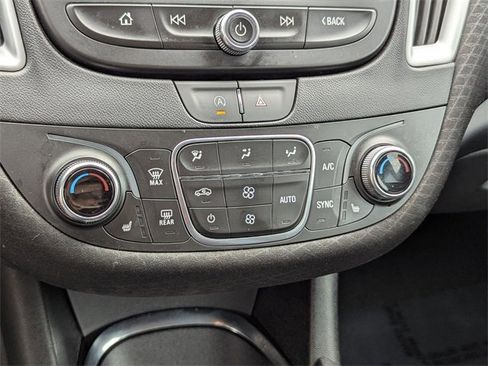 Used 2024 Chevrolet Malibu LT image 25