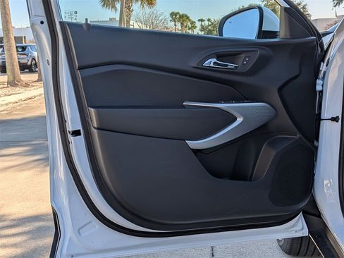 New 2026 Chevrolet Trax LS w/ LS Convenience Package image 7