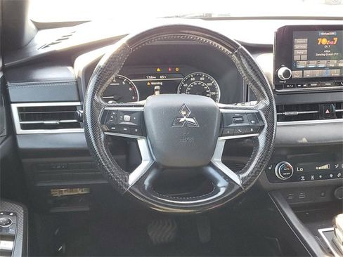 Used 2022 Mitsubishi Outlander SE image 11