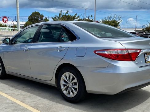 Used 2017 Toyota Camry LE FWD image 4