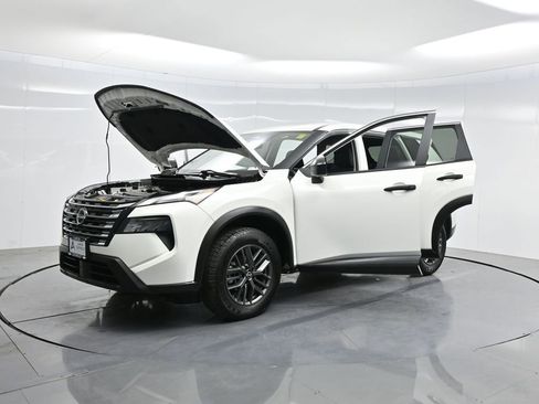 Used 2024 Nissan Rogue S image 45