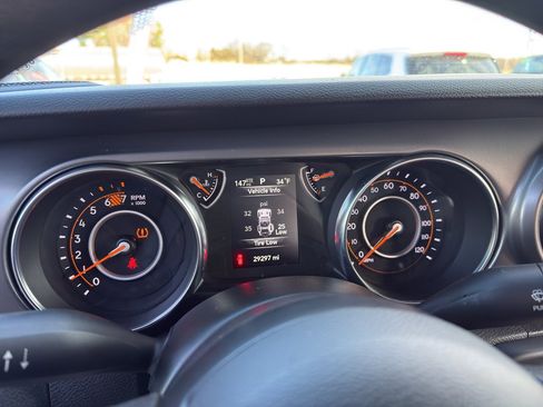 Used 2021 Jeep Wrangler Sport image 18