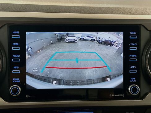 Used 2022 Toyota Tacoma SR5 RWD image 9