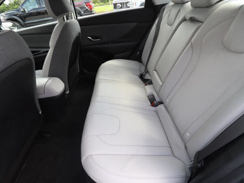 Used 2022 Hyundai Elantra Limited w/ Cargo Package FWD image 12