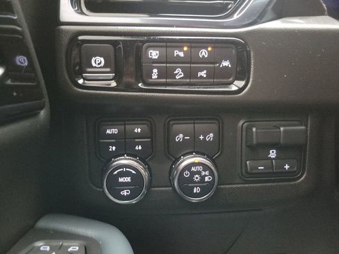 Used 2025 GMC Yukon XL AT4 w/ AT4 Premium Plus Package image 14