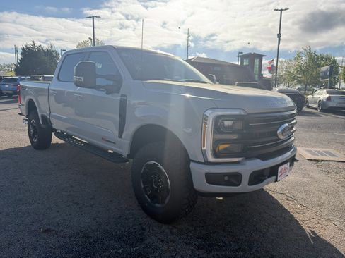 New 2026 Ford F250 Platinum AWD/4WD image 3