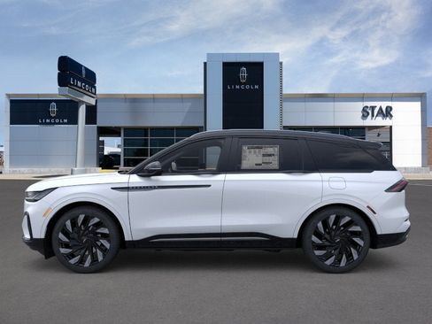 New 2026 Lincoln Nautilus Reserve AWD/4WD image 3