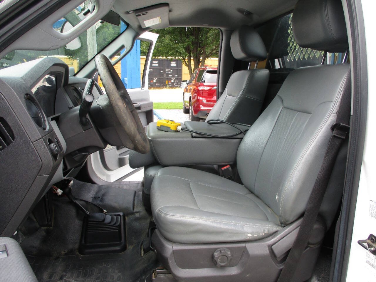 Used 2016 Ford F550 4x4 Regular Cab Super Duty w/ Power Equipment Group image 33