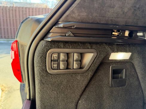 Used 2022 BMW X7 M50i w/ Executive Package image 39