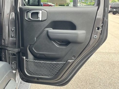 Used 2024 Jeep Wrangler Unlimited Sport AWD/4WD image 19