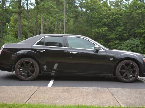 Used 2013 Chrysler 300 C RWD image 4