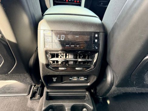 Used 2021 Jeep Grand Cherokee L Limited RWD image 27