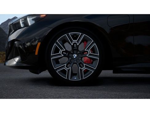 New 2026 BMW 550e xDrive image 7