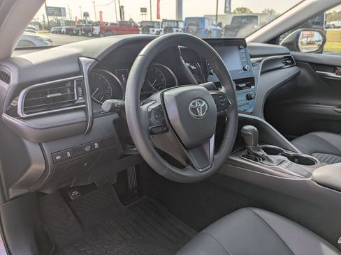 Used 2024 Toyota Camry SE image 17
