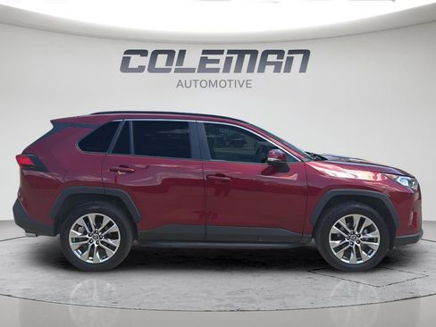 Used 2019 Toyota RAV4 XLE Premium w/ Cold Weather Package AWD/4WD image 6