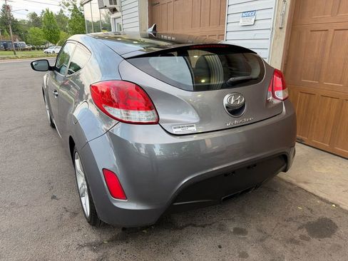Used 2015 Hyundai Veloster FWD image 5