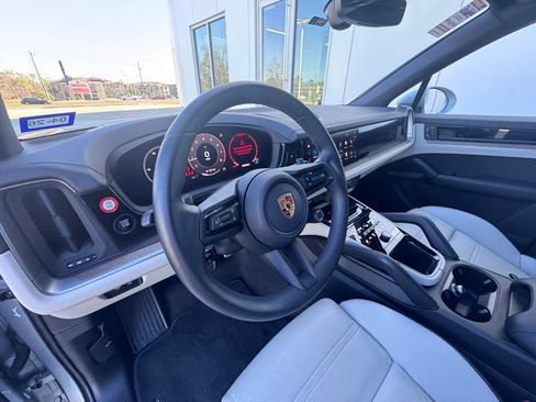 Used 2024 Porsche Cayenne S image 13