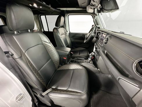 Used 2023 Jeep Wrangler Unlimited Sahara AWD/4WD image 26