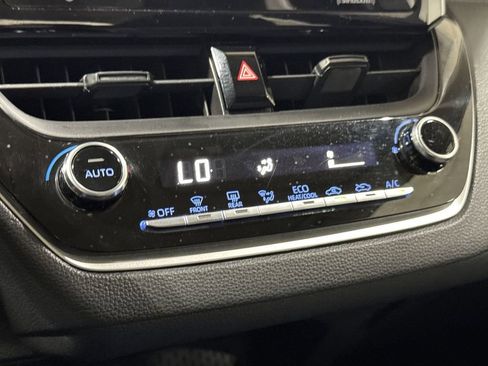 Used 2022 Toyota Corolla LE FWD image 16