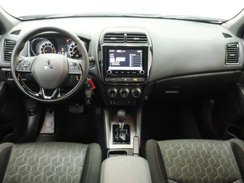 Used 2025 Mitsubishi Outlander Sport AWD image 24